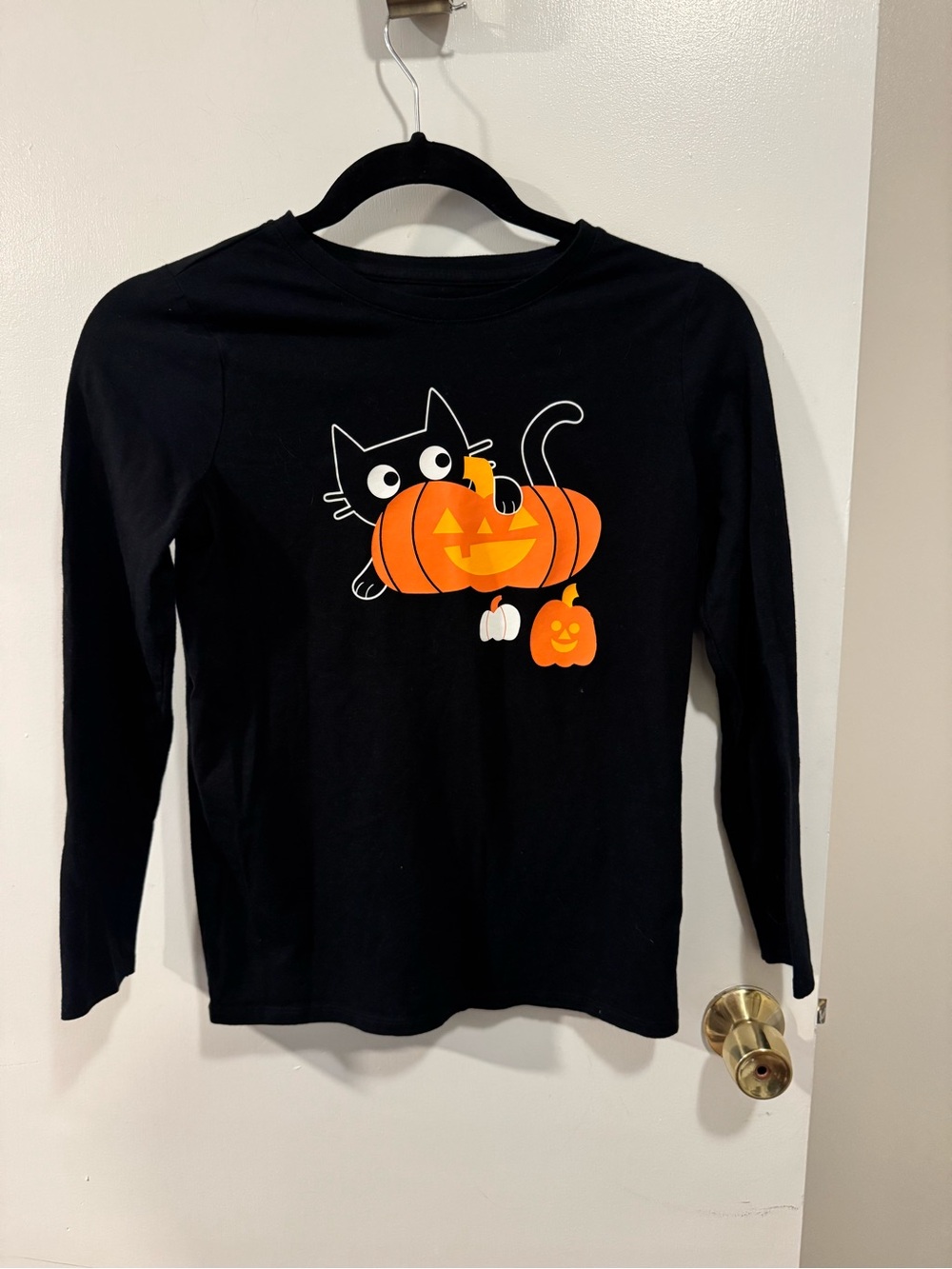 Girl’s Halloween Long Sleeve Black Shirt with Kitty & Pumpkin Size Large 10/12